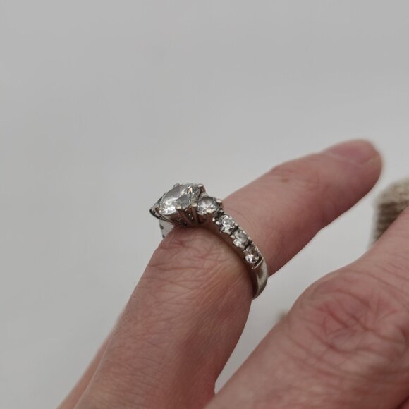 Size 6.25 Sterling Silver Bright Round Many Cubic Zirconia Gems Ring A3785 - Picture 6 of 10